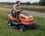 Husqvarna TS 215T Rasentraktor, 95 cm Schnittbreite, 20,4 PS Benzinmotor, Hydrostat, Seitenauswurf – Bild 11